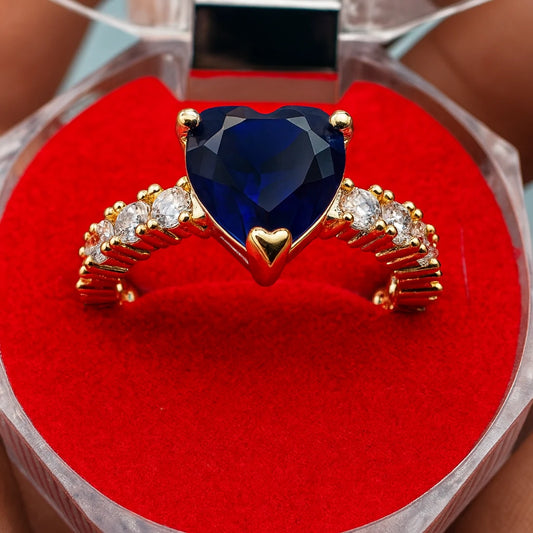Anillo De Corazón Azul Con Zirconias