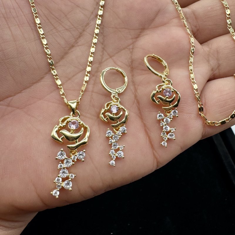 Set Premium Rosas De Amor Cadena y Aritos